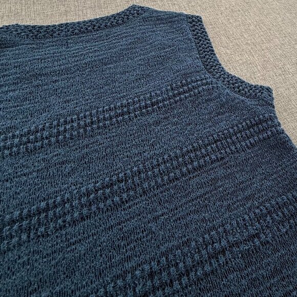 NEW! Simply Vera Wang Crochet Sweater Tank Top Sleeveless XS Round Neck Blue - Picture 12 of 13